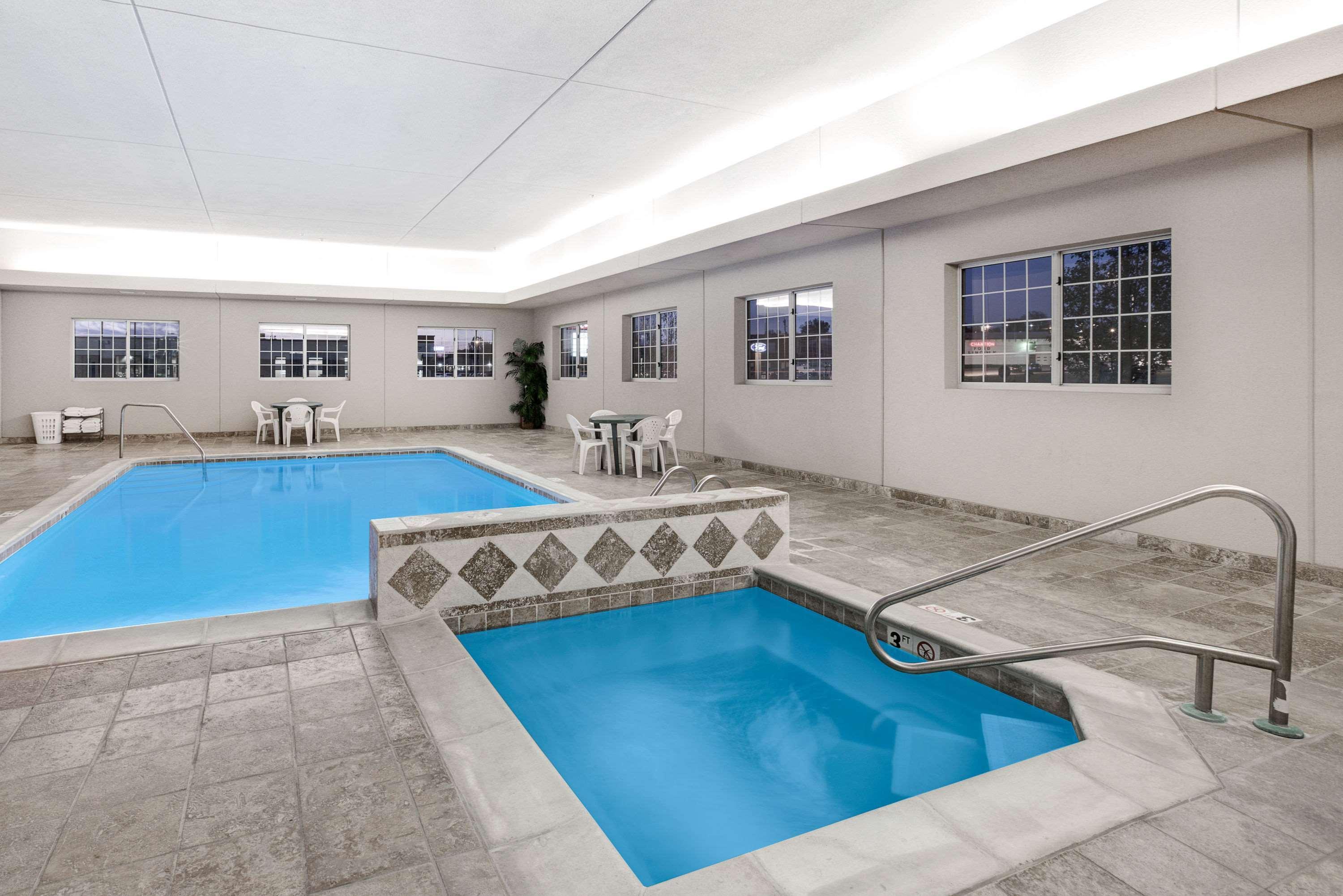 Days Inn By Wyndham Carroll Экстерьер фото